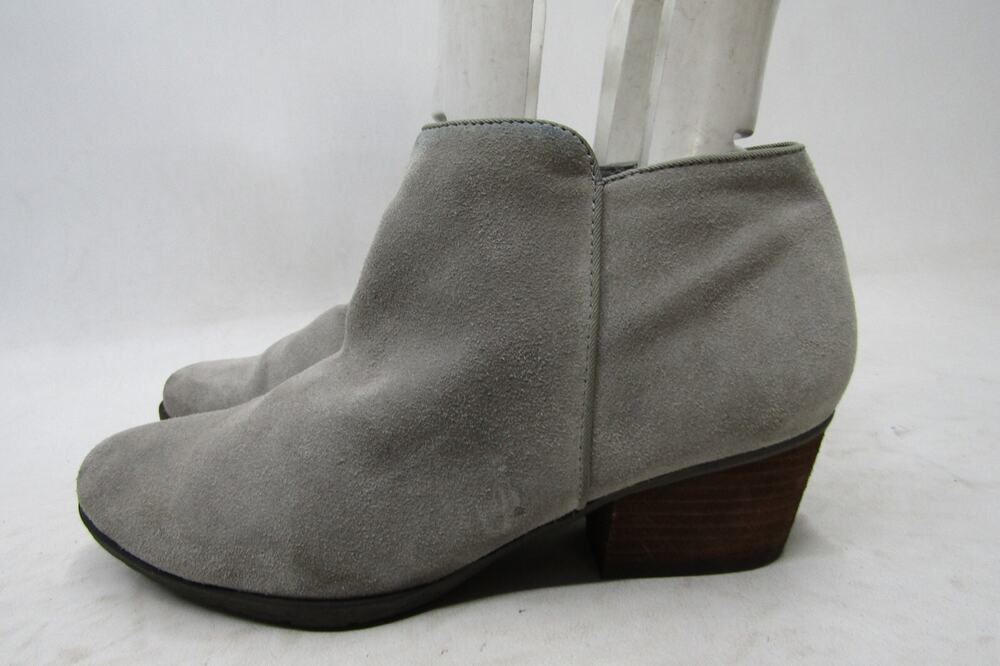Blondo Womens Size 8 M Gray Suede Ankle Zip Fashion Boots Booties